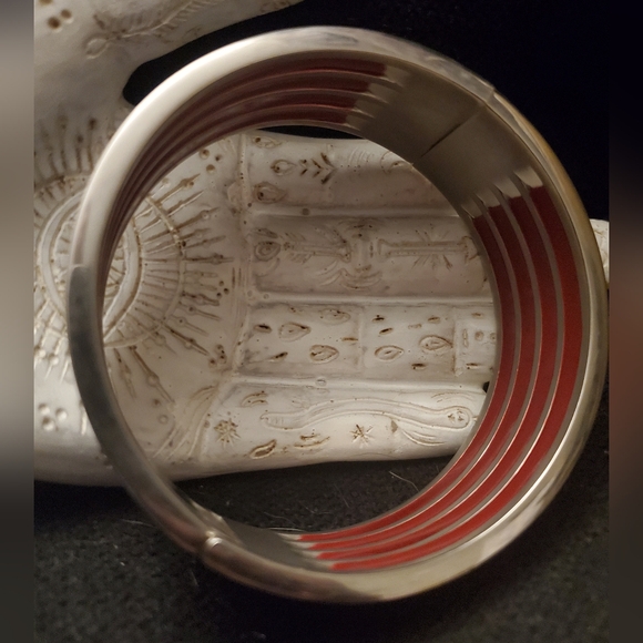 NWOT Blue and red metal bangle bracelet unique piece!! - Picture 2 of 3